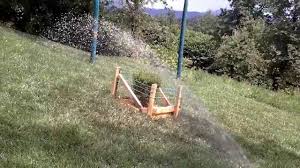 Keep your garden growing strong all season long with durable gardening tools from gardena, from garden hoses to lawn sprinklers to hose nozzles and connectors and more. Gardena Pop Up Sprinkler T 200 Youtube