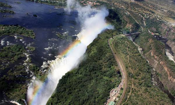 Thác cầu vồng đẹp hút hồn ở Zimbabwe - Ngôi sao