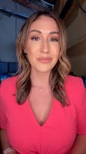 Lora Painter's Instagram, Twitter & Facebook