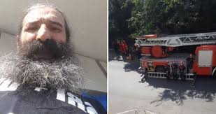 Ioan's 71,592 photos on flickr! Cezar AvrÄƒmuÈ›Äƒ Din ConstanÈ›a Cunoscut Ca Stegarul Dac A Escaladat Sediul Inaltei CurÈ›i Pentru A Protesta Impotriva Sistemului Judiciar Video