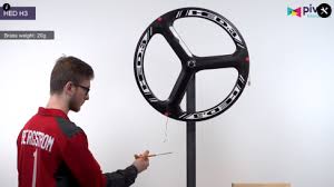 Take a short tour of an entirely new way to use video to engage students in chemistry activities. Pivot Interactives Stoeckel180