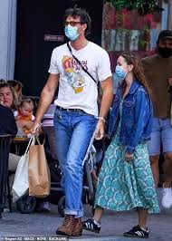 El 26 de junio de 1997 de john y melissa elordi. The Kissing Booth S Jacob Elordi Catches Up With His Euphoria Costar Maude Apatow At Lunch Daily Mail Online