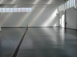 I pavimenti in cemento possono essere divisi in più tipologie. Pavimenti In Cemento Per Interni