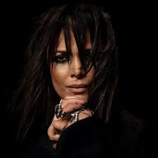 I had never been to beautiful Hamburg before, and I didn't know what to  expect from the audience. All I knew was that I would give my heart to the  people who