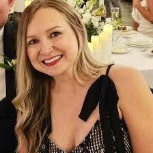 Julie Kettler's Instagram, Twitter & Facebook