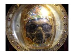 În fiecare an, pe 29 august, biserica ortodoxă cinsteşte tăierea capului sfântului ioan înaintemergătorul şi botezătorul domnului. Istoria Capului Sfantului Ioan BotezÄƒtorul Doxologia