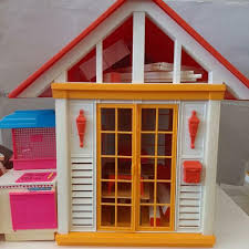 Vendo accessori barbie,bambole anni 80/90 Casa Di Campagna Barbie Anni 80 Novocom Top