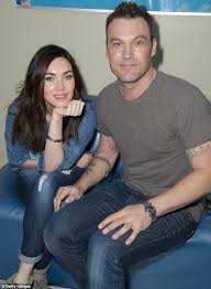 Megan Fox And Brian Austin Green Visit Children S Hospital In La Megan Fox Hollywood Stars Megan