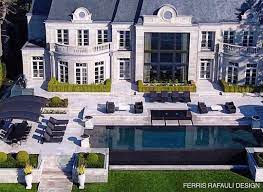 After Teasing Us For A Couple Of Years With Construction Pics Drake Is Now Giving Us A Peak Into His Newly Completed To Mansion Exterior Mansion Tour Mansions
