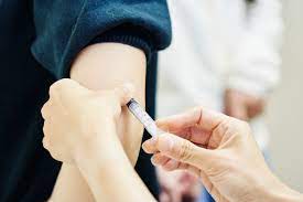 The cdc recommends that all persons aged 6 months and older get an annual flu shot, with rare exceptions. Where To Get Free Flu Shot In 2019 With And Without Insurance Allure