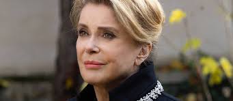 Page francophone consacrée à la plus grande actrice du cinéma français.catherine. Spotlight Catherine Deneuve One Room With A View