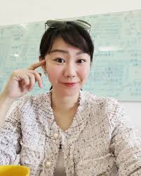 生活给我蜜糖我就安享蜜糖生活给我考验我就披甲上阵预定1对1 小组Coaching 量身定制方案身心灵Coaching 思维格局与领导Coaching  形象课