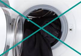 Sie können den harzflecken mit wärme, alkohol oder fett zu leibe rücken. Harzflecken Auf Kleidung Entfernen Mit Den Fleckentfernern Von Dr Beckmann