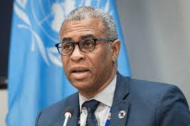 Elliot Harding's Instagram, Twitter & Facebook