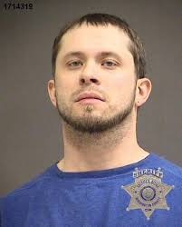 2 burglary suspects arrested after homeowner finds them in house