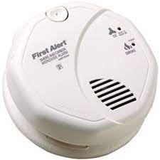 Many of these products have multiple led alerts to signal which threat is detected, and come in battery operated or hardwired versions. First Alert Brk Sc7010bv Hardwired Talking Photoelectric Smoke And Carbon Monoxide Co Detector Walmart Com Walmart Com