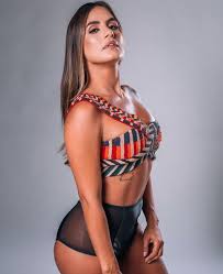 Carol peixinho arrancou elogios da web ao posar com um look estiloso. Ex Bbb Carol Peixinho Aparece De Calcinha Com Transparencia To Pronta Metropolitana Fm