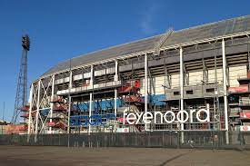 Los dirigentes del feyenoord han expresado su deseo para que el nuevo estadio tenga una atmósfera similar a la actual. File Stadion Feyenoord Rotterdam Jpg Wikimedia Commons