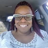 Belinda Lindsay's Instagram, Twitter & Facebook