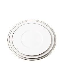 Options Specialiste De La Location D Assiettes Pour Reception Vous Invite A Decouvrir Ses Lignes D Assie Vaisselle Blanche Decoration Table Mariage Vaisselle