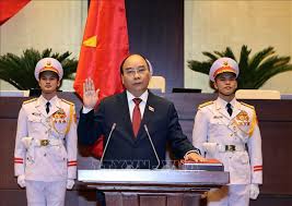 Ông có học vị tiến sĩ nông nghiệp. Tiá»ƒu Sá»­ Vá»£ Thá»§ TÆ°á»›ng Nguyá»…n Xuan Phuc Tiá»ƒu Sá»­ Vá» Thá»§ TÆ°á»›ng Chinh Phá»§