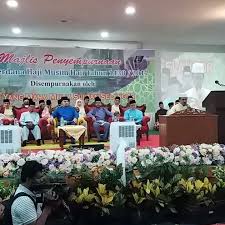 Kursus haji dan umrah perdana ini telah diadakan pada tarikh 3 mac 2012 pada jam 8.00pagi hingga 1.00 dan bertempat di padang smk ulu tiram. Media Selangor On Twitter Instask Kursus Perdana Haji Musim Haji Tahun 1438 2017 Berlangsung Di Masjid Negeri Shah Alam Dihadiri Raja Muda Https T Co Dncege989c Https T Co Bbsjkrocmy