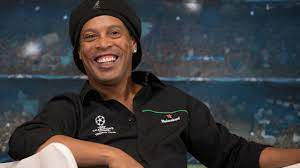 Página oficial do jogador ronaldinho gaúcho. Ronaldinho Ex Kicker Heiratet Zwei Frauen Brigitte De
