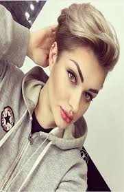 From very short haircuts like the buzz cut to popular short hairstyles like the crew cut, crop top, fringe, quiff, comb over fade, faux hawk, slicked back undercut, and side part, there are a number of ways to style short hair. Best Short Hair Women Style 2019 To 2020 Short Hair Styles Thick Hair Styles Short Hair Styles Pixie