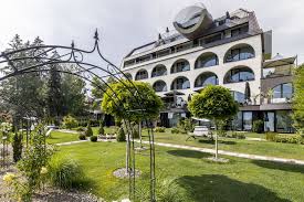 Discover siquijor, the island of sorcerers, and live the rhythm of the philippines. Impressionen Gloriette Guesthouse Ritten Sudtirol