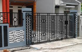 Pagar rumah minimalis ini terlihat kokoh dan memiliki bentuk yang menarik. 5 Inspirasi Desain Pagar Rumah Minimalis Modern Arsimedia
