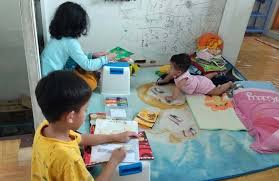 Sebab anak anak di usia tk sampai sd mereka masih senang berimajinasi dengan pikirannya. Usir Jenuh Anak Saat Di Rumah Yuk Ikut Lomba Mewarnai