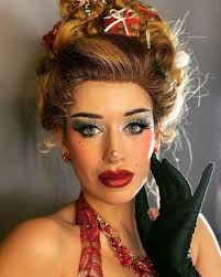 Martha May is here to slay ❄️✨❄️ Makeup by Me. Wig styled by @kens.looks  Wig applied by @beautybybella14 Performer @bella.gil Pieces by @mageefx  Products used @melproductsusa @revlon @ebaperformancemakeup  @anastasiabeverlyhills @maccosmetics ...