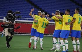 Laga kualifikasi piala eropa 2016 di beograd antara serbia dan albania berujung rusuh setelah sebuah drone yang membawa membawa bendera bergambar peta greater albania terbang di atas lapangan. Jadwal Sepak Bola Olimpiade Tokyo Sabtu Ini Hadir 4 Laga Perempat Final Bola Tempo Co