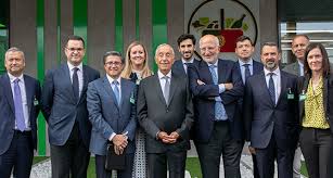 Somos um país tão nostálgico que as pessoas até têm saudades do estado de emergência, caramba. Visit From The President Of The Portuguese Republic Mercadona