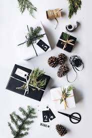 10 Best Gifts For New Moms Diy Gift Wrap Tutorial Modern Christmas Gift Wrapping Gift Wrapping Inspiration Modern Gift Wrap