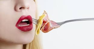 Ainsi, elle ferait grossir et prendre du ventre. Les Aliments A Eviter Pour Ne Pas Grossir Fourchette Bikini