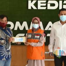 Gaji karyawan pabrik roti jordan di ngadiluwih kediri. Gaji Karyawan Pabrik Roti Jordan Di Ngadiluwih Kediri E Paper Surya Edisi 17 Oktober 2012 By Harian Surya Issuu Perdana Menteri 41 65 Rp 4 165 Miliar Tahun 2