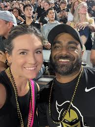 Carrie Manes (@cmmanes)