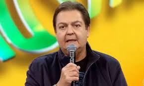De acordo com o colunista lauro jardim, do jornal o globo, o domingão do faustão sai do ar em dezembro deste nas redes sociais há mais de um ano correm os comentários, inclusive de artistas, que a rede globo estaria em franca decadência, por isso. Apos Detonar Globo Faustao Conta Porque Nao Foi Demitido E Quando Sera La Noticia