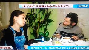 Guvernul republicii moldova a anunțat că salariul mediu pe economie ar putea crește până la aproape 7.000 de lei în anul 2019, iar profesorii și funcționarii vor fi etichete bugetul de stat 2017, bugetul de stat 2018, cat castiga un profesor moldova, cele mai platite joburi in moldova, economia republicii. A Ajuns Din Profesor Universitar De Matematica Gunoier Cat Castiga Din Pet Uri Si Cartoane Acest Barbat