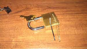 Forming our bobby pin lock pick is a very short and simple task. Picked My First Lock With Bobby Pins Feels Good Lockpicking