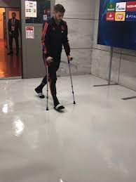 Bayern munich's lucas hernandez subbed off by france due to possible knee injury (updated). Lucas Hernandez Muss Das Stadion Auf Krucken Verlassen Tribuna Com