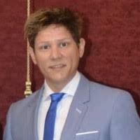 90+ perfiles de «Ferrón»