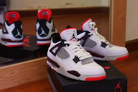 Atualizamos nossa política de privacidade e termos de uso. Nike Air Jordan 4 Lava King Shoes Sneaker Video Hinh áº£nh Thá»±c Táº¿ Cáº­n Cáº£nh Hcm