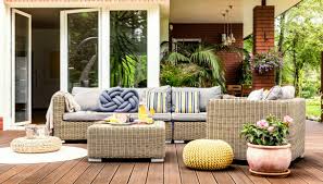Se sei alla ricerca di idee e consigli su come arredare un terrazzo spendendo poco, focalizzati sui complementi d'arredo che secondo te non possono proprio mancare, come tavolo, sedie, illuminazione. Idee Per Arredare Il Terrazzo Le Ispirazioni Creative E Low Budget Dilei