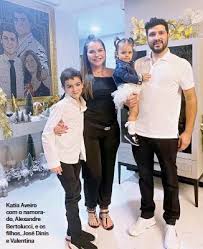 Cristiano ronaldo con su madre, dolores aveiro, celebrando un título con la juventus conseguido en la temporada 2018/2019.foto instagram @doloresaveiroofficial. Dolores Aveiro Mae Apoia Novo Amor De Katia Pressreader