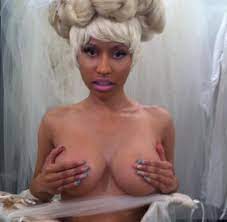 Schnappschuss auf Instagram: Nicki Minaj zeigt sich fast nackt - WELT