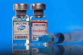 On december 18, 2020, the u.s. Pfizer Moderna Covid 19 Vaccines Highly Effective Even After First Shot In Real World Use United States News Top Stories The Straits Times