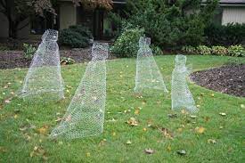 Upcycling und diy projekte auf dem graswurzelhof au. Ausgefallene Gartendeko Selber Machen 101 Beispiele Und Upcycling Ideen Halloween Diy Outdoor Halloween Yard Decorations Halloween Decorations Diy Outdoor
