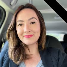 Hi everyone Is there anyway to turn a power point into a google slide ??